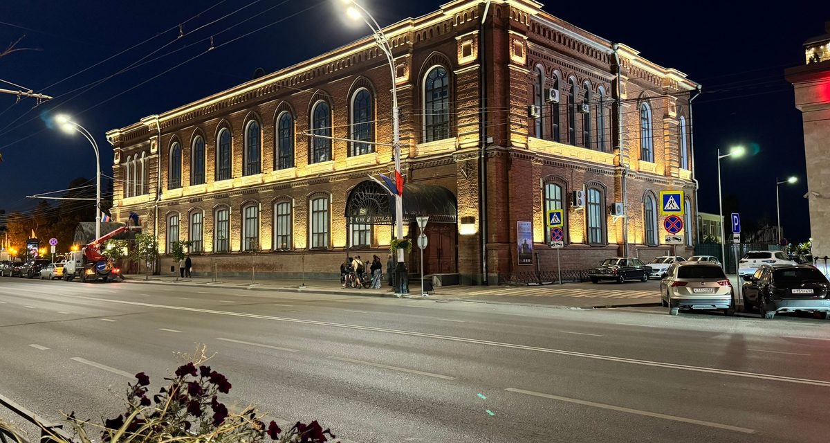 В Тамбове начали подключать архитектурную подсветку исторических зданий