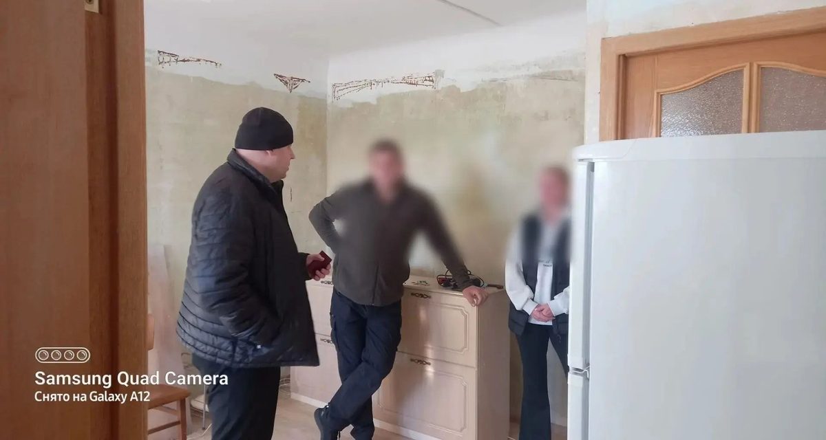 В Тамбове собственников квартиры наказали за строительный мусор в контейнерах у дома